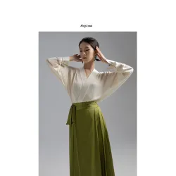 Hanfu, Refined Spring Commuter Improved Ma mian Skirt Set in New Chinese Style