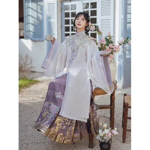 Ming-Style Cloud-Shoulder Wide-Sleeve Hanfu with Gold-Faux Floral Embroidery & Horse-Face Skirt – Summer